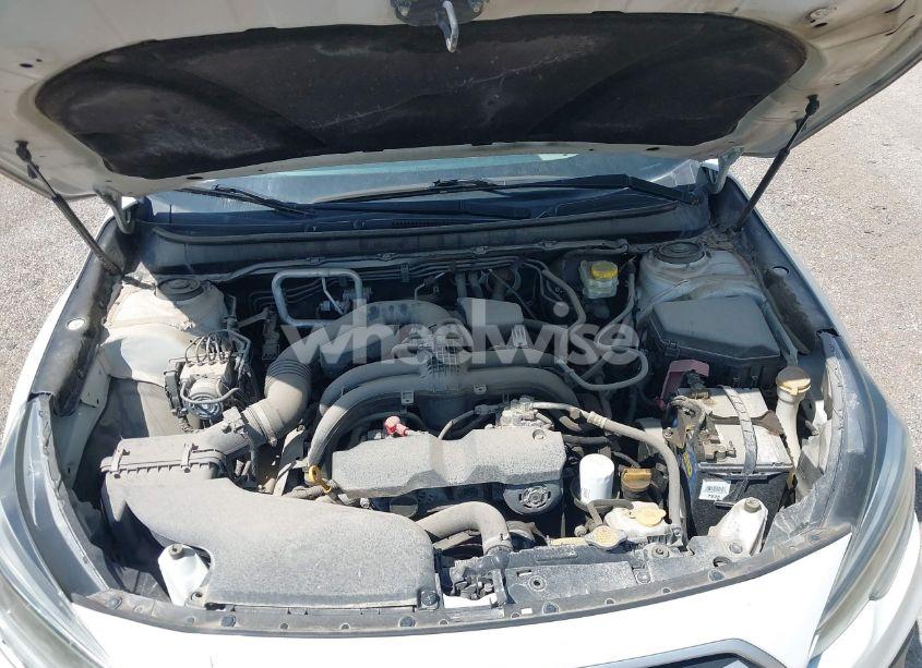 Photo 10 of 2019 Subaru Outback 2.5I (VIN 4S4BSABC4K3237443)