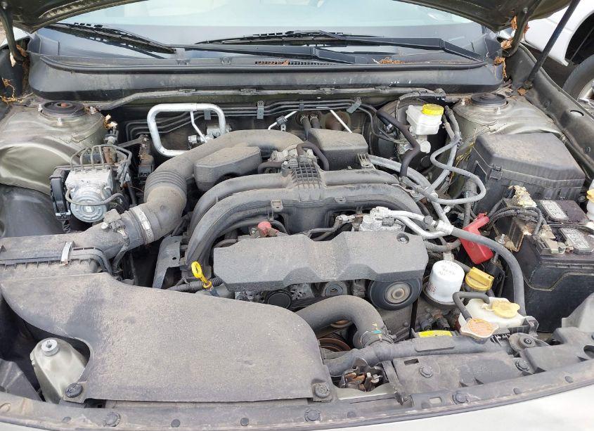 Photo 10 of 2019 Subaru Outback 2.5I (VIN 4S4BSABC9K3274486)