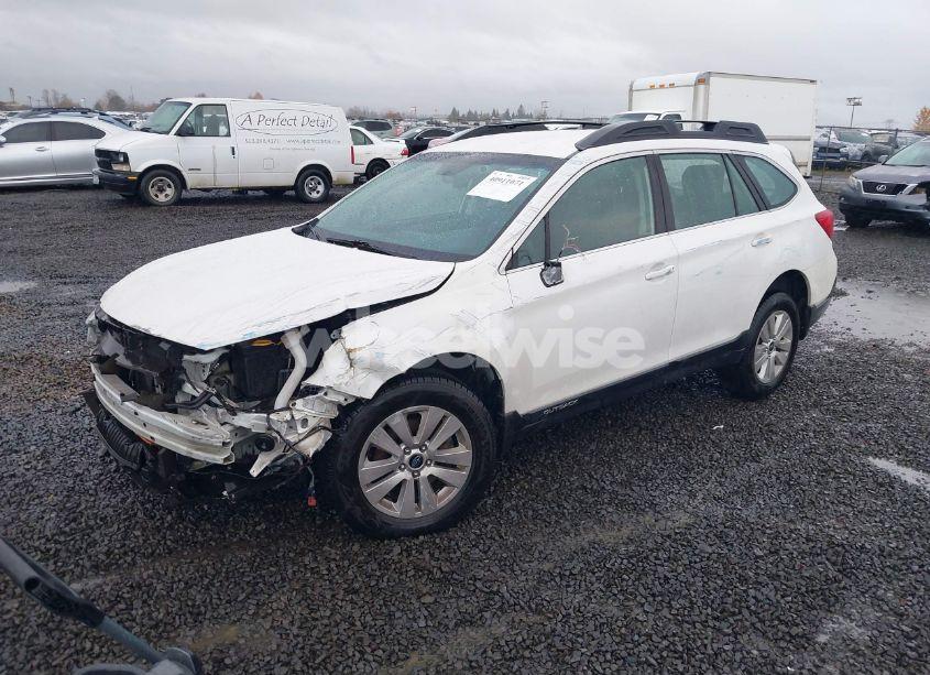 Photo 2 of 2019 Subaru Outback 2.5I (VIN 4S4BSABCXK3268325)