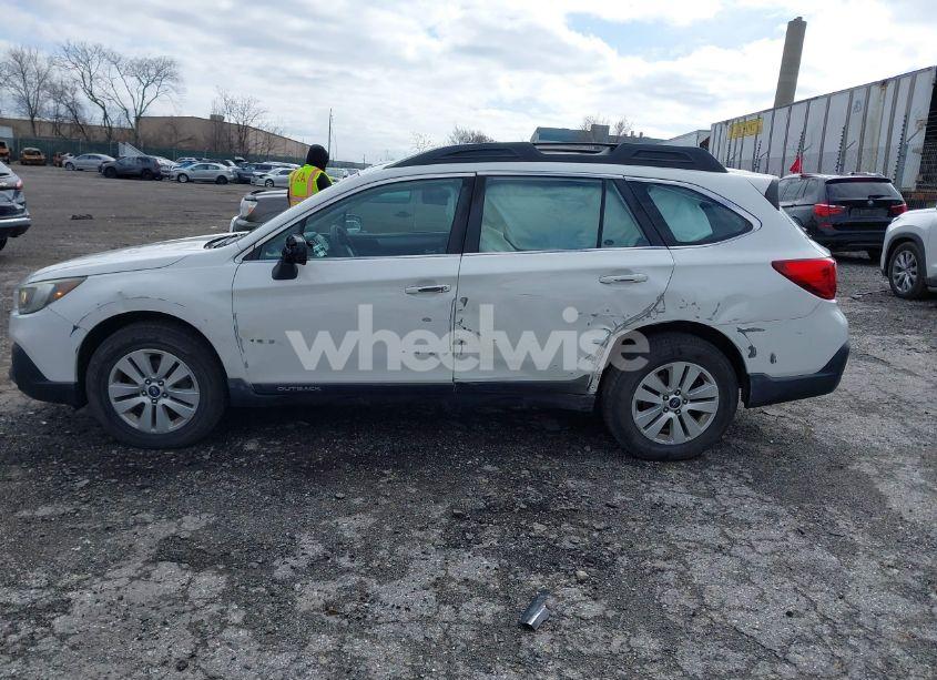 Photo 13 of 2019 Subaru Outback 2.5I (VIN 4S4BSABCXK3283052)
