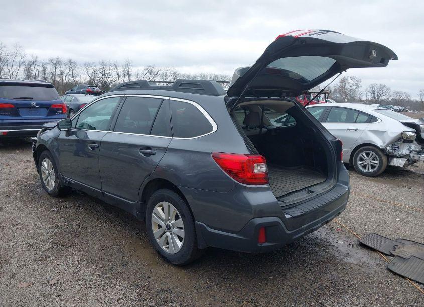 Photo 3 of 2018 Subaru Outback 2.5I PREMIUM (VIN 4S4BSACC0J3260537)