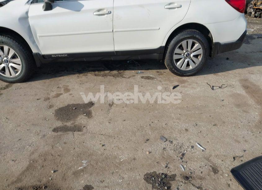 Photo 14 of 2018 Subaru Outback 2.5I PREMIUM (VIN 4S4BSACC1J3299928)