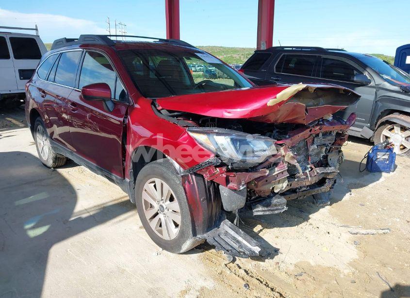 2018 Subaru Outback 2.5I PREMIUM (VIN 4S4BSACC1J3339845) main photo