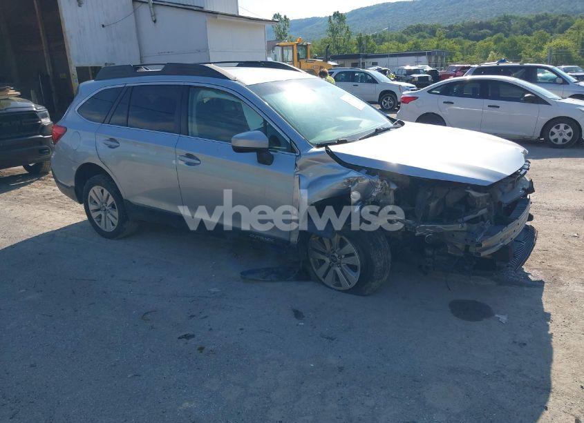 2018 Subaru Outback 2.5I PREMIUM (VIN 4S4BSACC2J3301086) main photo