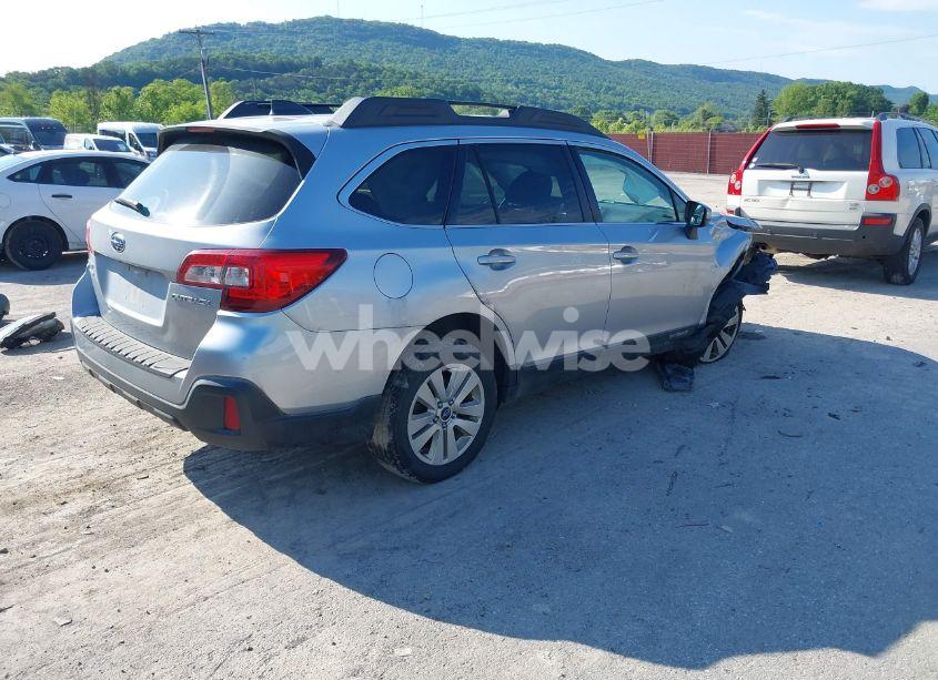 Photo 4 of 2018 Subaru Outback 2.5I PREMIUM (VIN 4S4BSACC2J3301086)