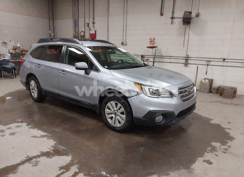 2015 Subaru Outback 2.5I PREMIUM (VIN 4S4BSACC3F3210335) main photo