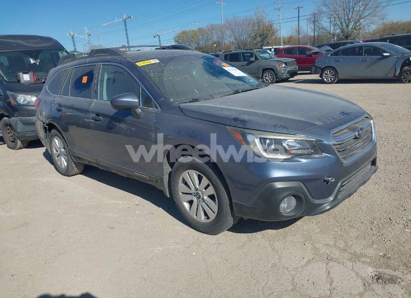 2018 Subaru Outback 2.5I PREMIUM (VIN 4S4BSACC3J3274657) main photo