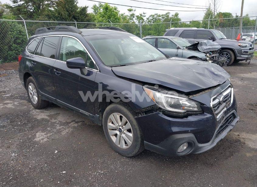 2018 Subaru Outback 2.5I PREMIUM (VIN 4S4BSACC3J3283424) main photo