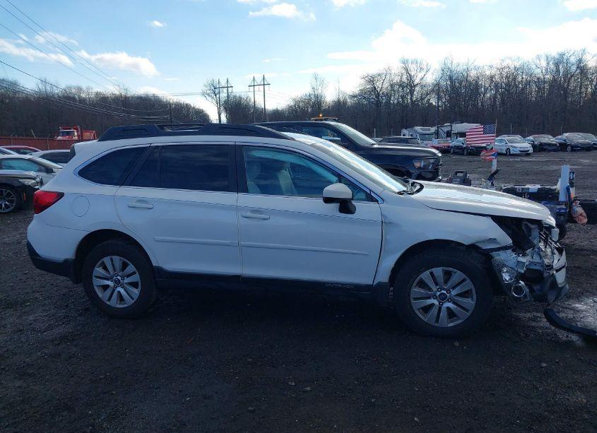 Photo 13 of 2018 Subaru Outback 2.5I PREMIUM (VIN 4S4BSACC3J3329642)