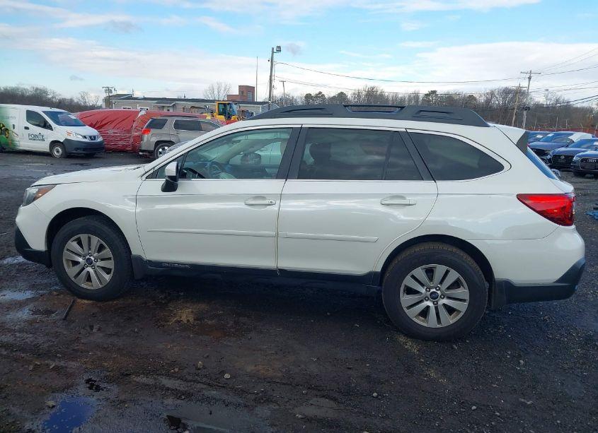 Photo 14 of 2018 Subaru Outback 2.5I PREMIUM (VIN 4S4BSACC3J3329642)
