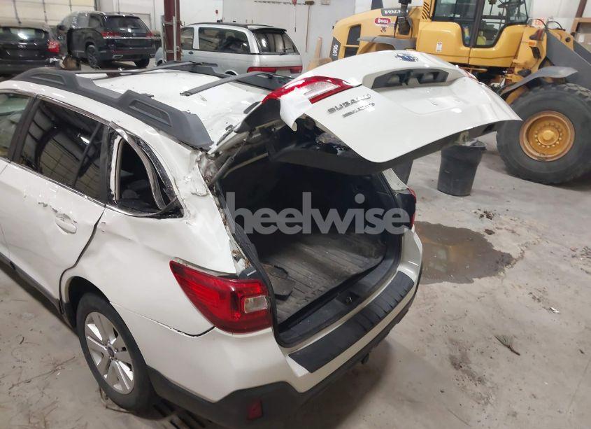 Photo 18 of 2018 Subaru Outback 2.5I PREMIUM (VIN 4S4BSACC4J3202317)