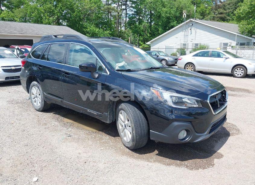 2018 Subaru Outback 2.5I PREMIUM (VIN 4S4BSACC5J3365431) main photo