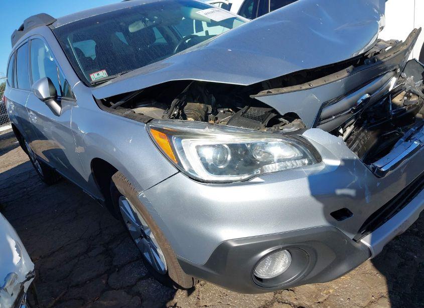 2015 Subaru Outback 2.5I PREMIUM (VIN 4S4BSACC8F3211741) main photo