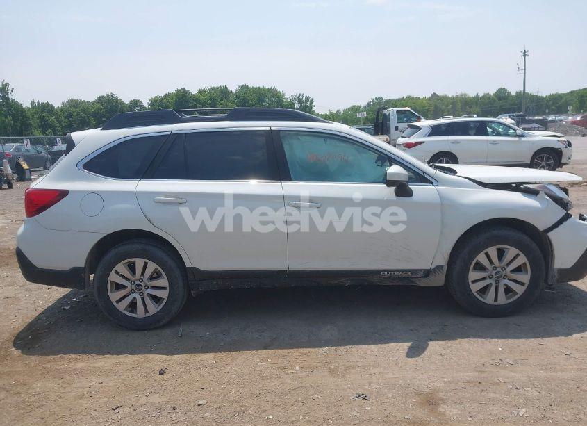 Photo 13 of 2018 Subaru Outback 2.5I PREMIUM (VIN 4S4BSACC9J3231716)