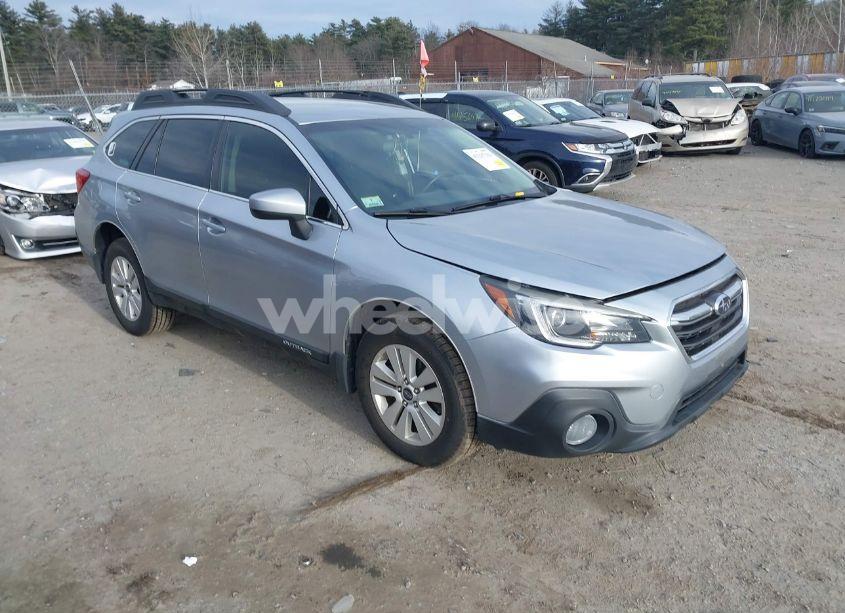 2018 Subaru Outback 2.5I PREMIUM (VIN 4S4BSACCXJ3266328) main photo