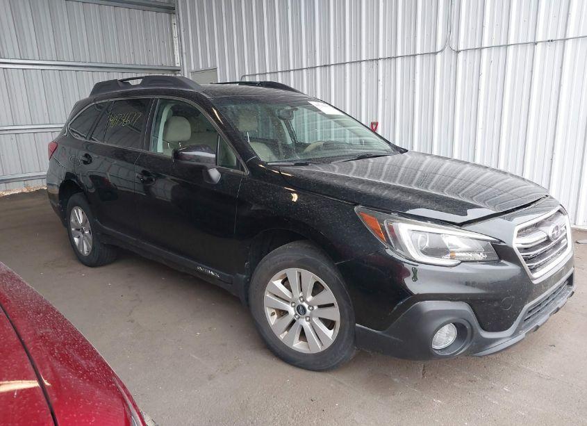 2018 Subaru Outback 2.5I PREMIUM (VIN 4S4BSADC8J3214064) main photo