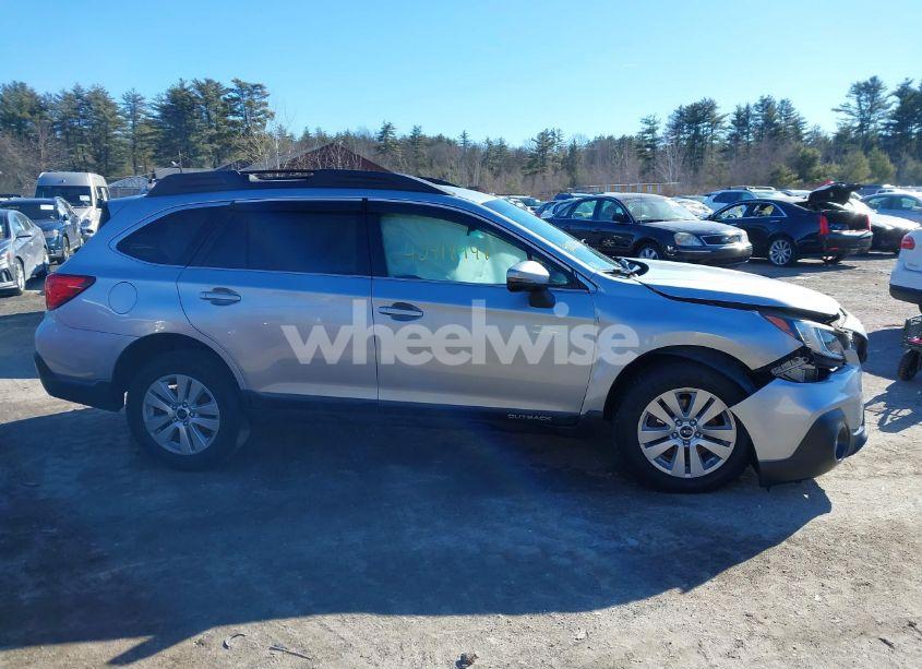 Photo 13 of 2018 Subaru Outback 2.5I PREMIUM (VIN 4S4BSAFC3J3305076)