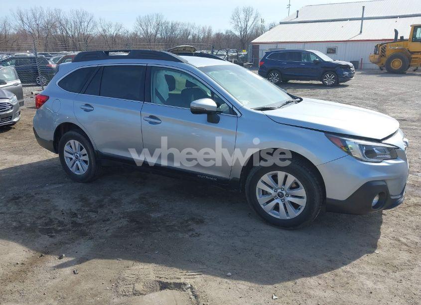 2019 Subaru Outback 2.5I PREMIUM (VIN 4S4BSAFC3K3268578) main photo