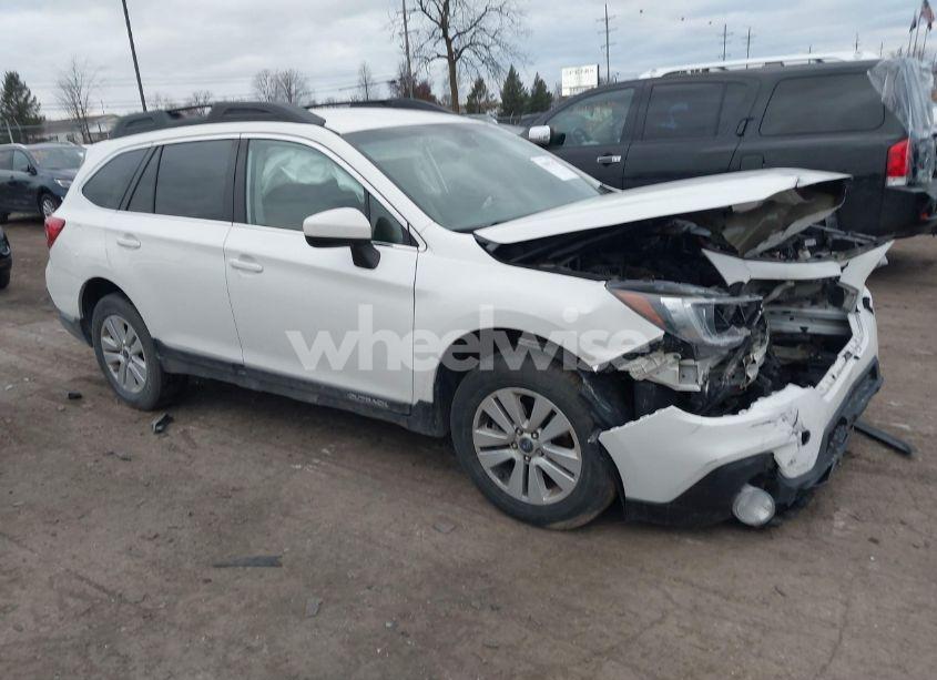 2019 Subaru Outback 2.5I PREMIUM (VIN 4S4BSAFC4K3220331) main photo