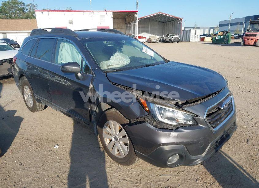 2018 Subaru Outback 2.5I PREMIUM (VIN 4S4BSAFC5J3229361) main photo
