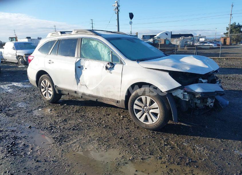 2018 Subaru Outback 2.5I PREMIUM (VIN 4S4BSAFC6J3325659) main photo