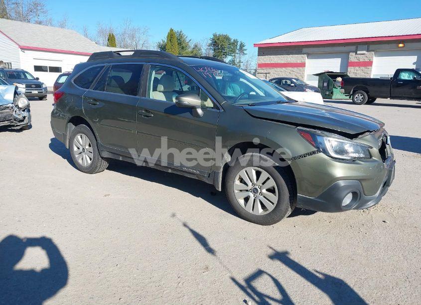 2018 Subaru Outback 2.5I PREMIUM (VIN 4S4BSAFC6J3393749) main photo