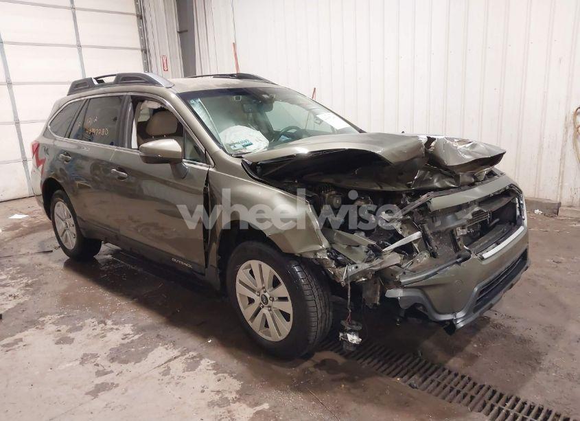 2019 Subaru Outback 2.5I PREMIUM (VIN 4S4BSAFC6K3326571) main photo