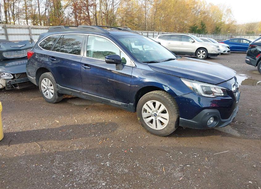 2018 Subaru Outback 2.5I PREMIUM (VIN 4S4BSAFC7J3257064) main photo
