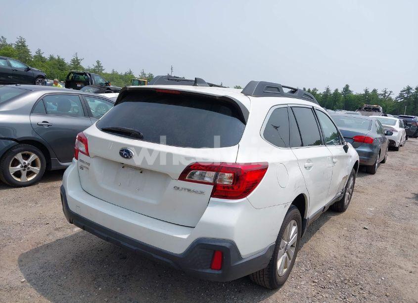 Photo 4 of 2018 Subaru Outback 2.5I PREMIUM (VIN 4S4BSAFC7J3297015)