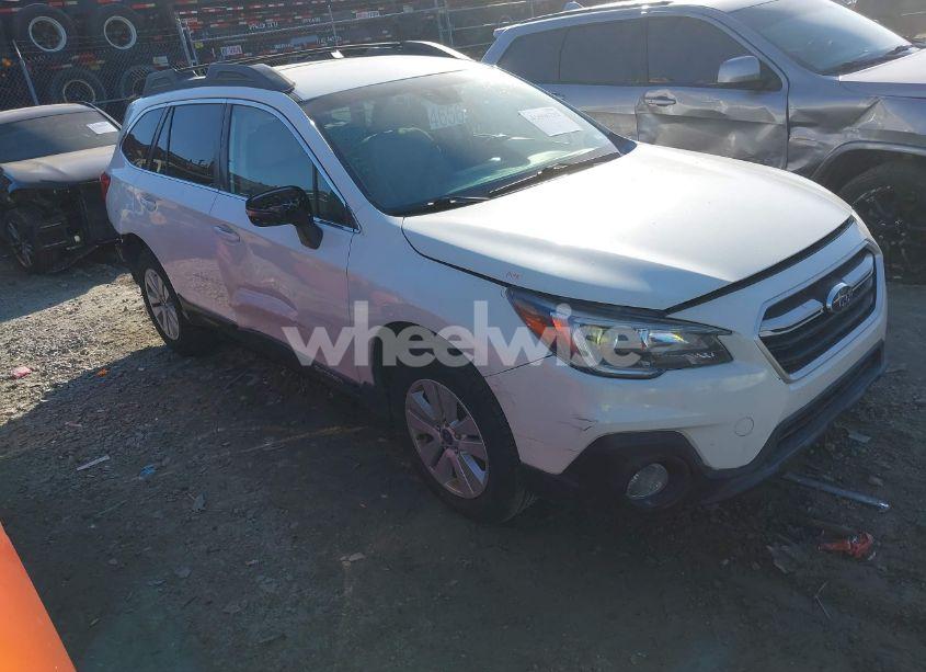 2019 Subaru Outback 2.5I PREMIUM (VIN 4S4BSAFC7K3352709) main photo