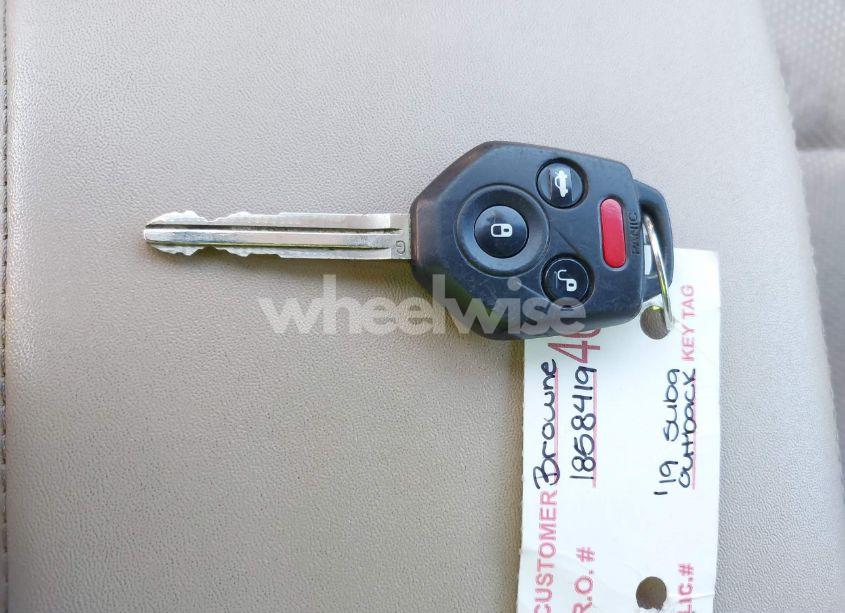 Photo 11 of 2019 Subaru Outback 2.5I PREMIUM (VIN 4S4BSAFC7K3352709)