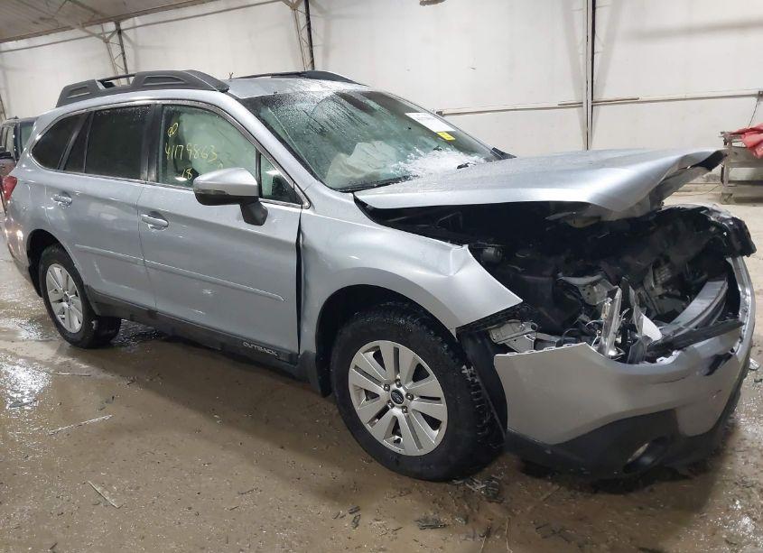 2018 Subaru Outback 2.5I PREMIUM (VIN 4S4BSAFC8J3269188) main photo