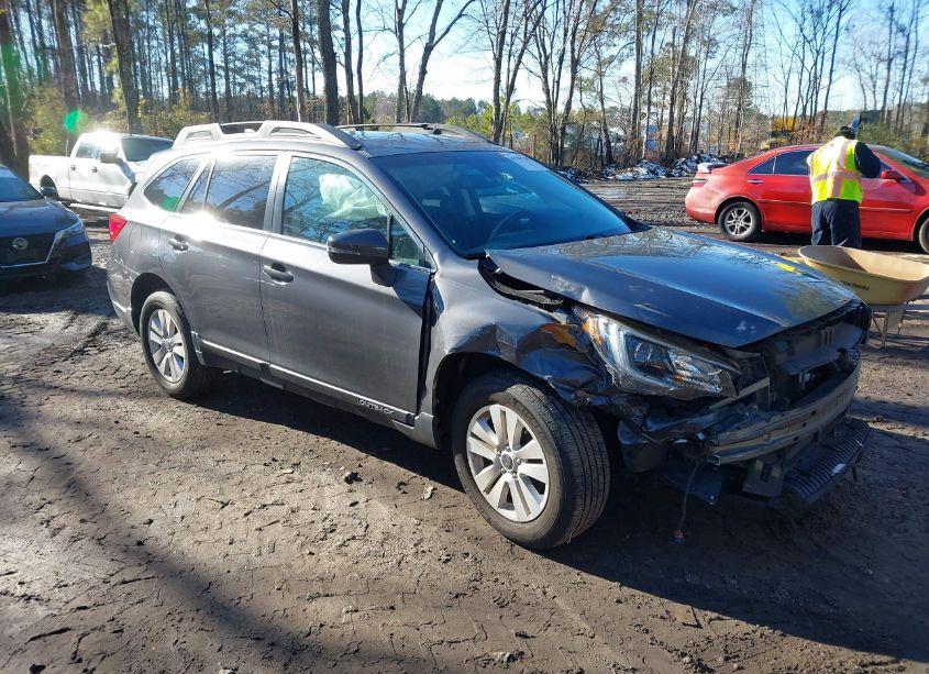 2018 Subaru Outback 2.5I PREMIUM (VIN 4S4BSAFC8J3318955) main photo