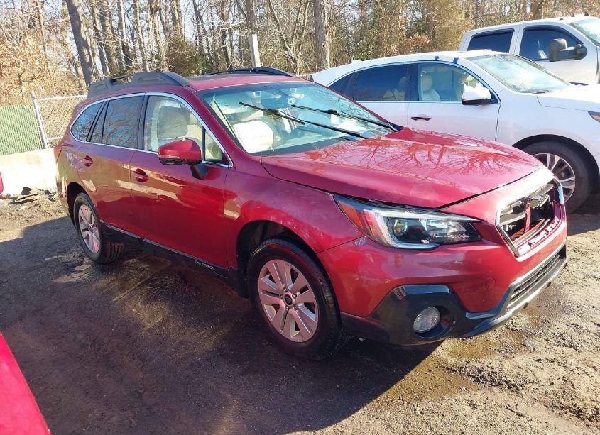 2018 Subaru Outback 2.5I PREMIUM (VIN 4S4BSAHC0J3305419) main photo