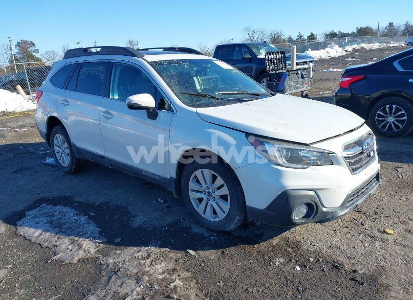 2019 Subaru Outback 2.5I PREMIUM (VIN 4S4BSAHC1K3216461) main photo