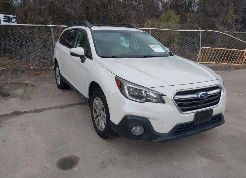 2019 Subaru Outback 2.5I PREMIUM (VIN 4S4BSAHC6K3350818) main photo