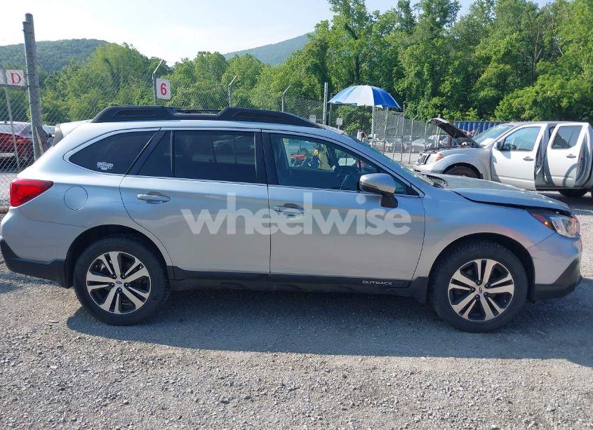 Photo 13 of 2018 Subaru Outback 2.5I LIMITED (VIN 4S4BSAKC6J3271155)
