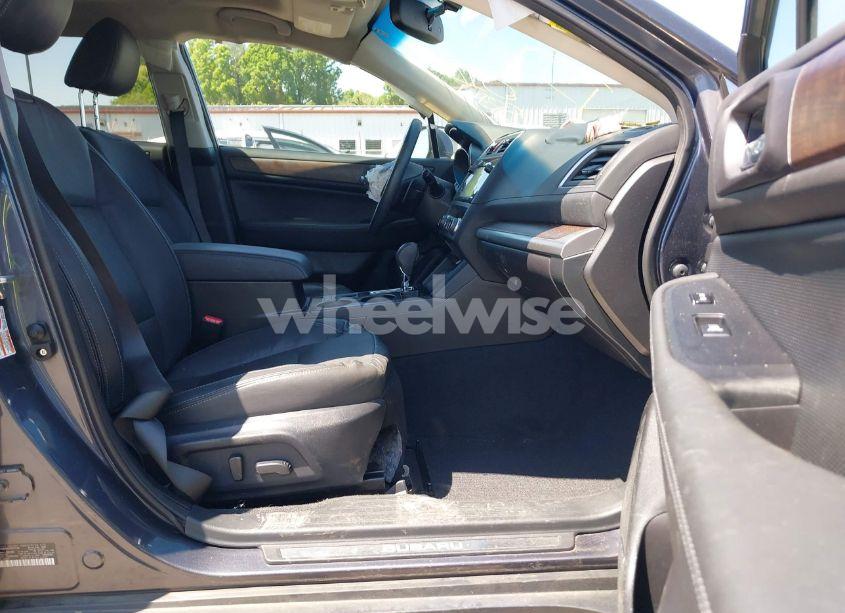 Photo 5 of 2017 Subaru Outback 2.5I LIMITED (VIN 4S4BSAKC9H3215138)