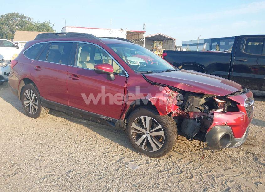 2018 Subaru Outback 2.5I LIMITED (VIN 4S4BSAKC9J3373551) main photo