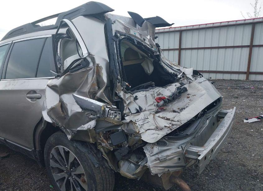 Photo 6 of 2016 Subaru Outback 2.5I LIMITED (VIN 4S4BSALC1G3346061)