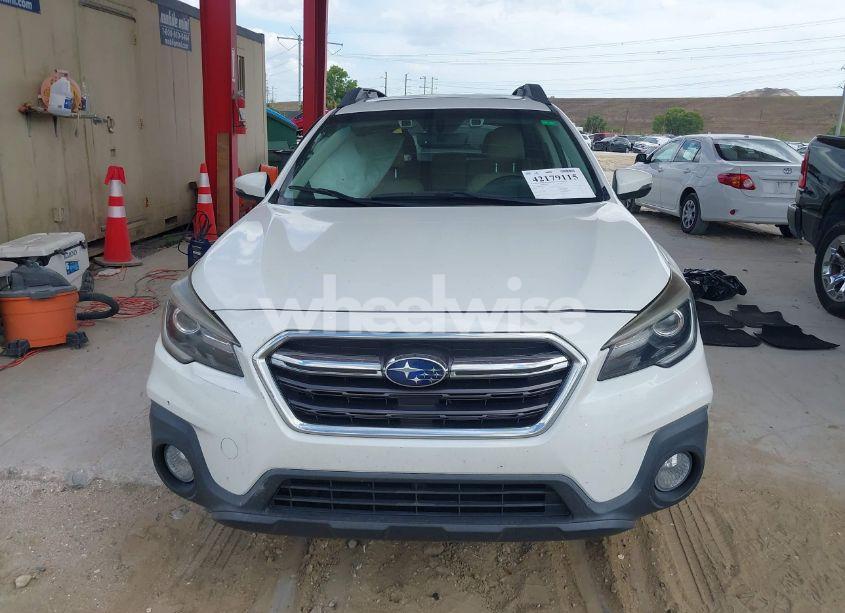 Photo 12 of 2018 Subaru Outback 2.5I LIMITED (VIN 4S4BSANC0J3325089)