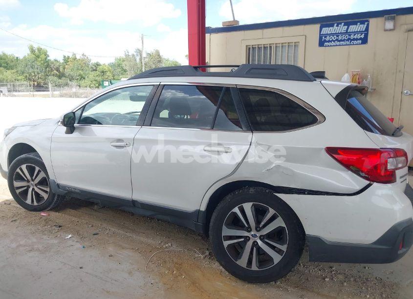 Photo 14 of 2018 Subaru Outback 2.5I LIMITED (VIN 4S4BSANC0J3325089)