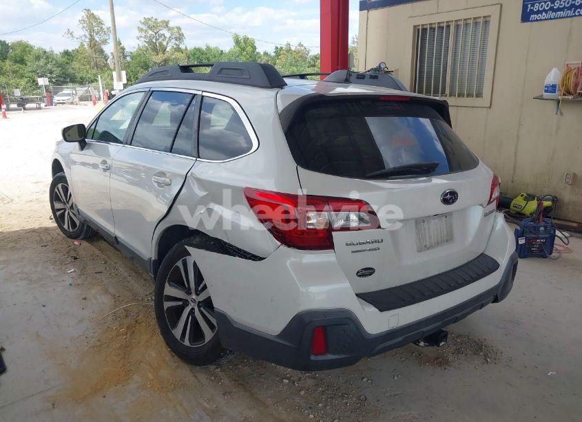 Photo 3 of 2018 Subaru Outback 2.5I LIMITED (VIN 4S4BSANC0J3325089)