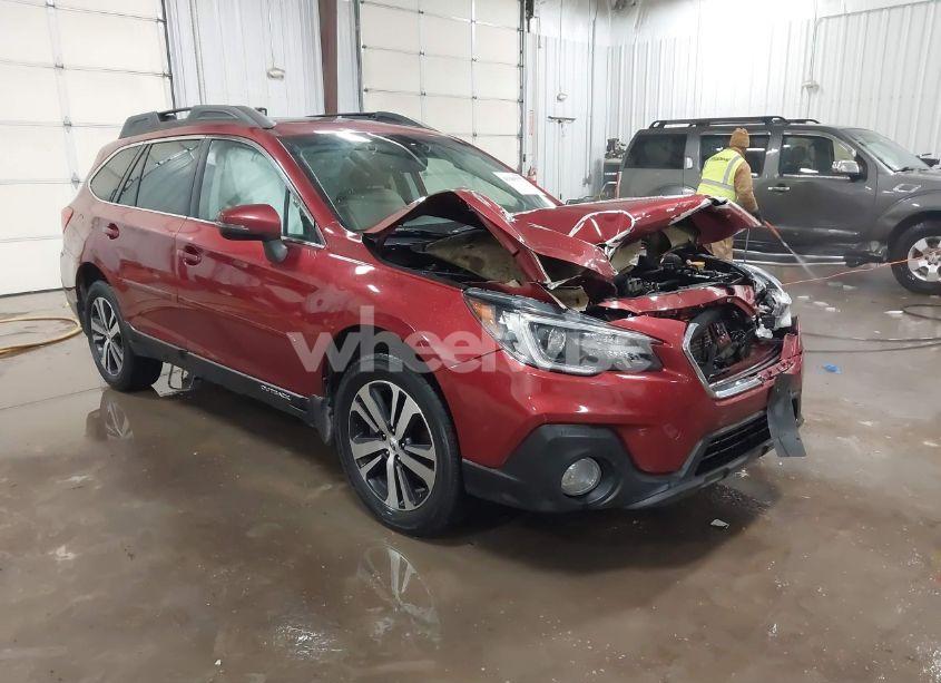 2018 Subaru Outback 2.5I LIMITED (VIN 4S4BSANC1J3357629) main photo