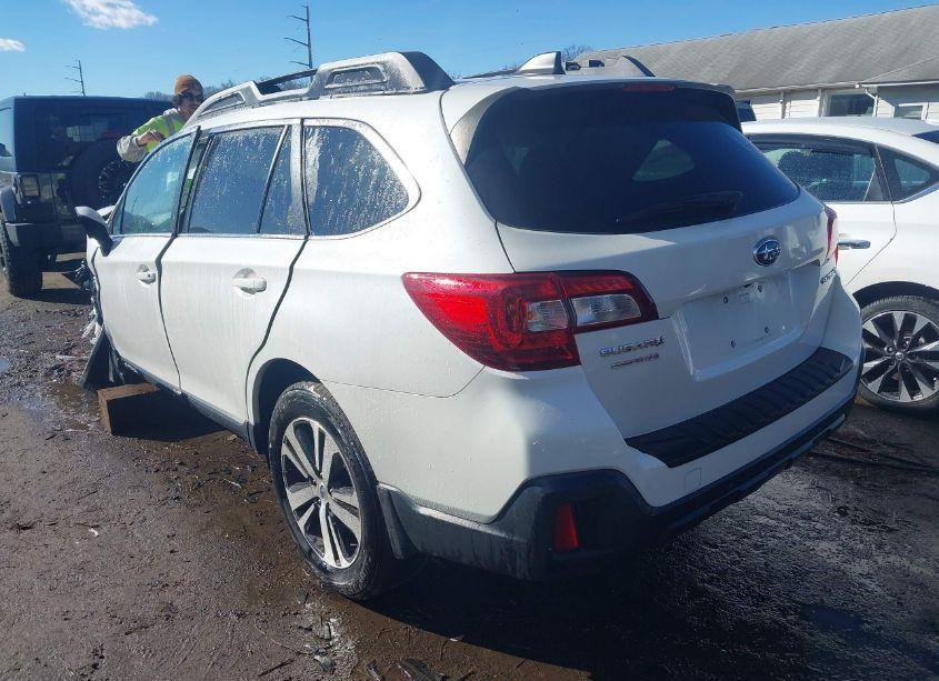 Photo 3 of 2019 Subaru Outback 2.5I LIMITED (VIN 4S4BSANC1K3250890)