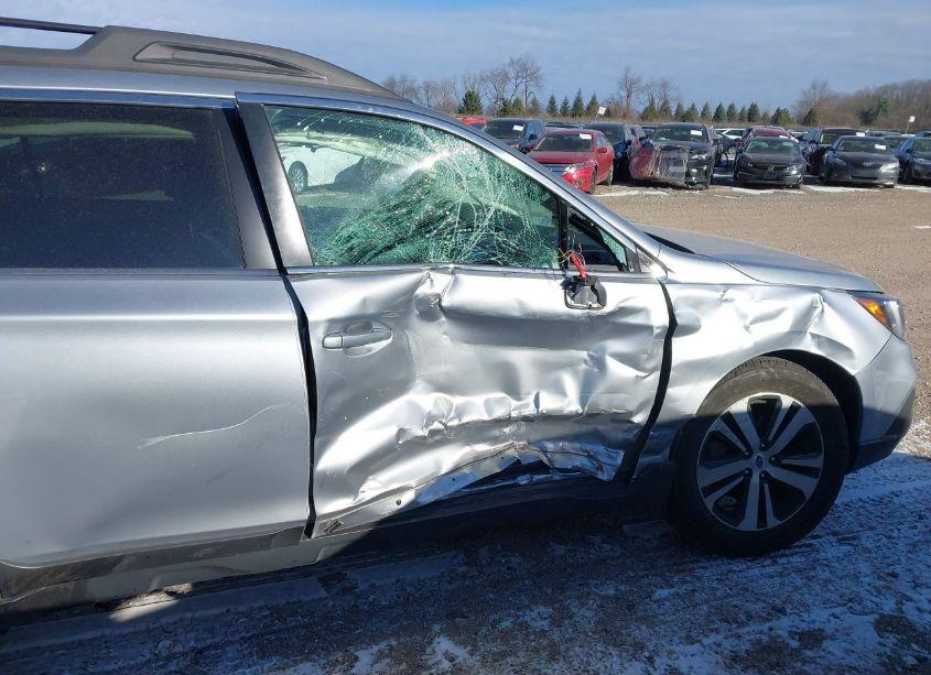 Photo 6 of 2019 Subaru Outback 2.5I LIMITED (VIN 4S4BSANC1K3393158)