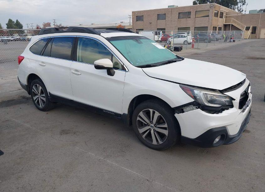 2018 Subaru Outback 2.5I LIMITED (VIN 4S4BSANC2J3202605) main photo