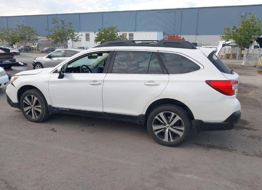 Photo 14 of 2018 Subaru Outback 2.5I LIMITED (VIN 4S4BSANC2J3202605)