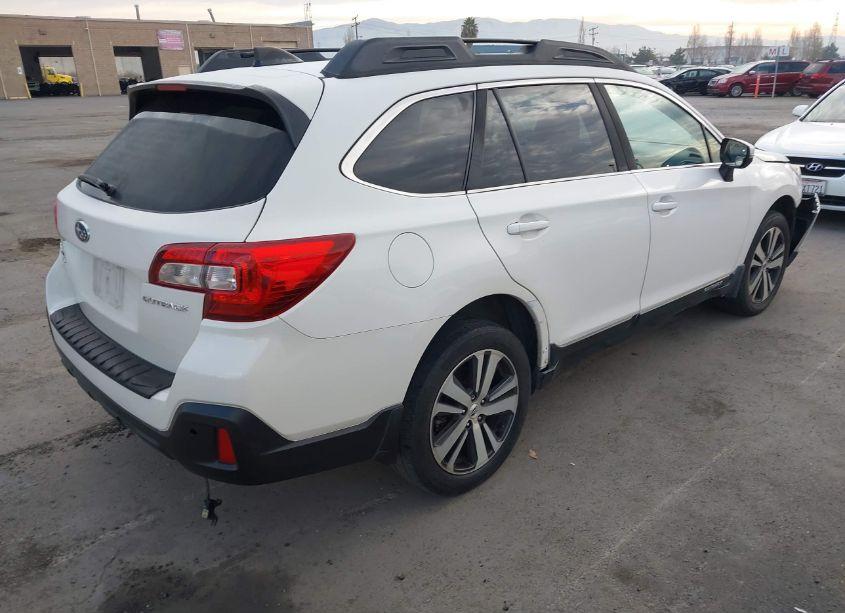 Photo 4 of 2018 Subaru Outback 2.5I LIMITED (VIN 4S4BSANC2J3202605)