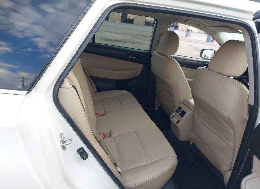 Photo 8 of 2018 Subaru Outback 2.5I LIMITED (VIN 4S4BSANC2J3202605)